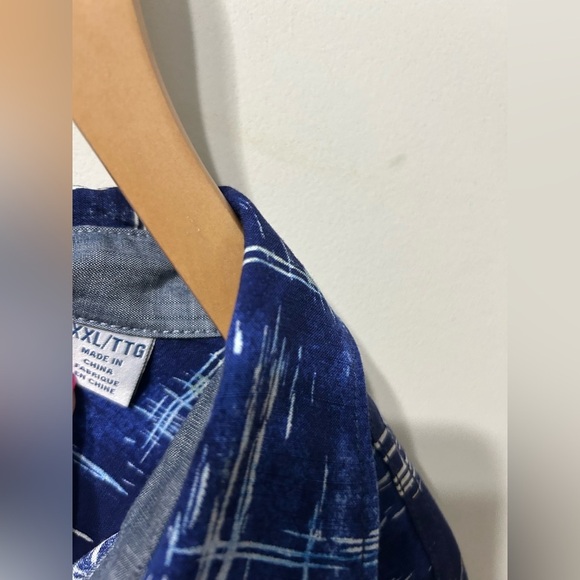 TOMMY BAHAMA Veracruz Cay Seaview Camp Fish Shirt Button Up - Picture 3 of 6